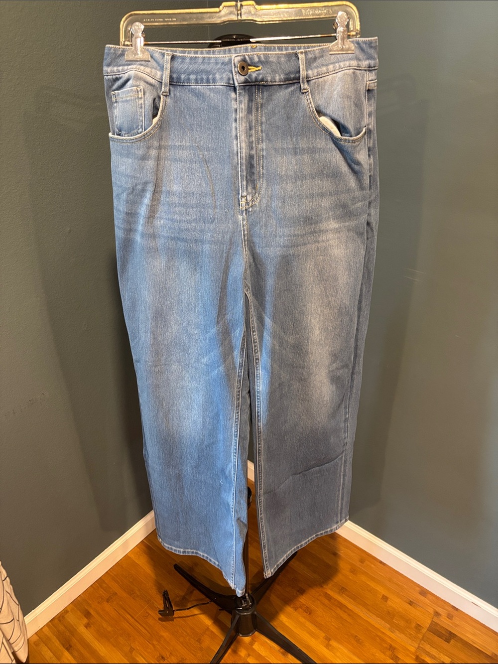 HALARA Light Blue Straight-Leg Jeans